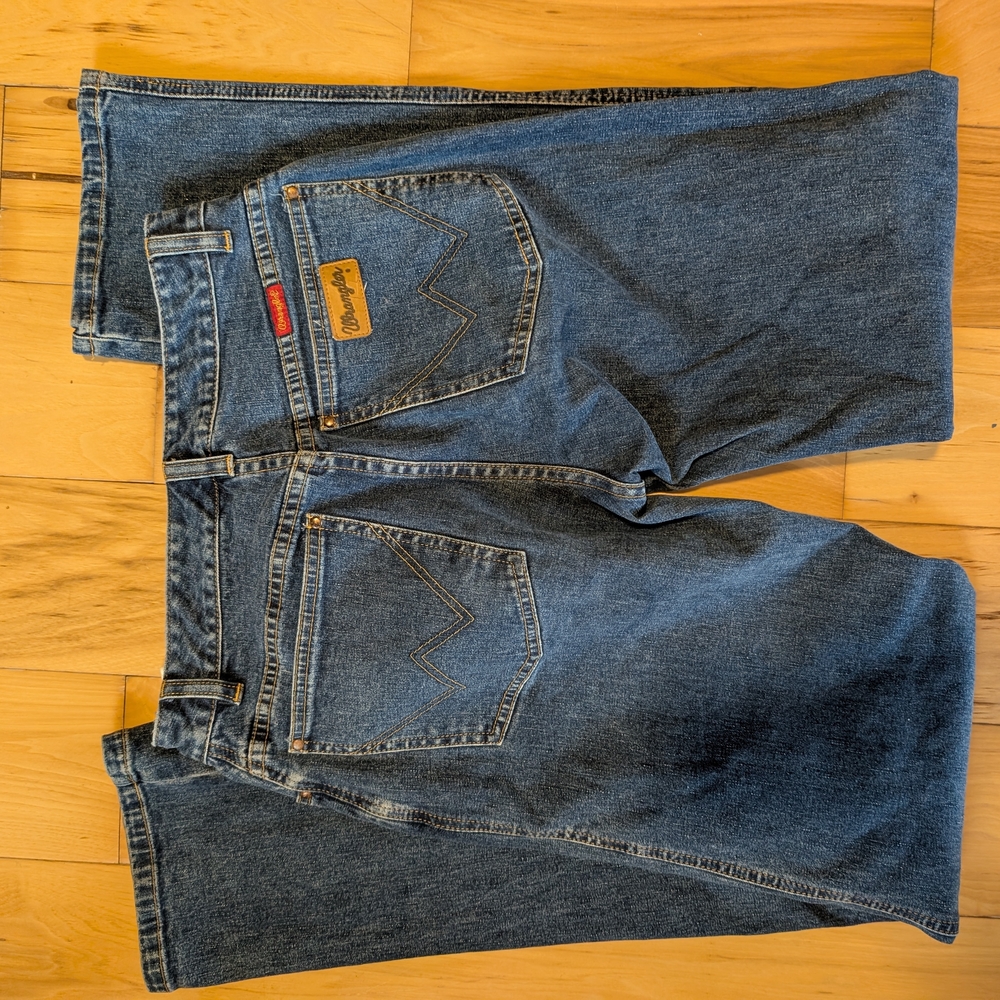 Wrangler Women's 18MWZSW Cowboy Cut High-Rise Blue Jeans Size 5/6 x34 (30x32.75)